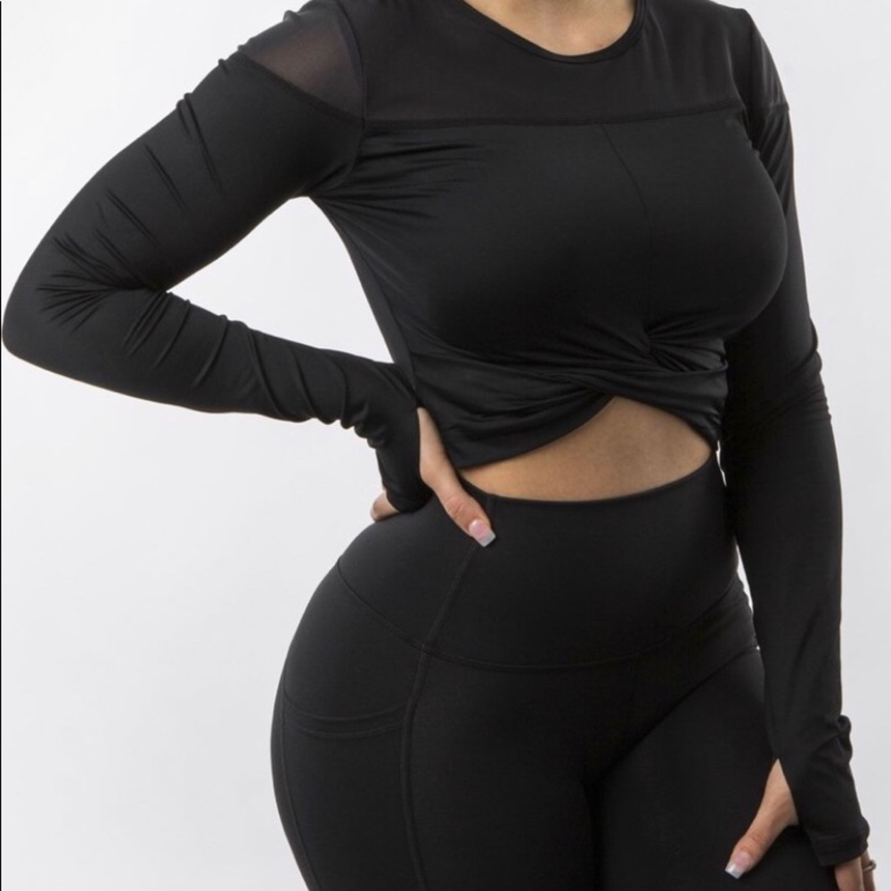 Buffbunny Knotty Top